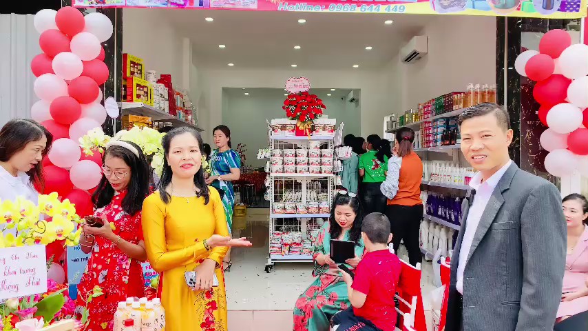 Tưng bừng khai chương siêu thị VinaCaty.mart mới